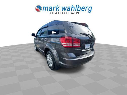 Granite Pearlcoat 2017 Dodge Journey SE