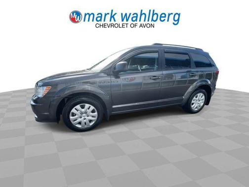 Granite Pearlcoat 2017 Dodge Journey SE