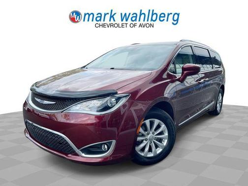 Velvet Red Pearlcoat 2019 Chrysler Pacifica Touring L