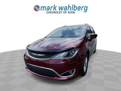 Velvet Red Pearlcoat 2019 Chrysler Pacifica Touring L