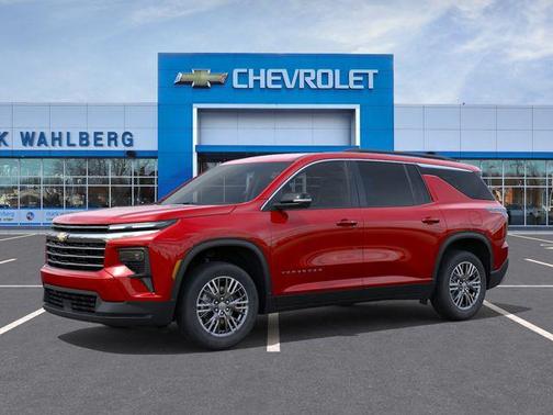 Radiant Red Tintcoat 2026 Chevrolet Traverse LT
