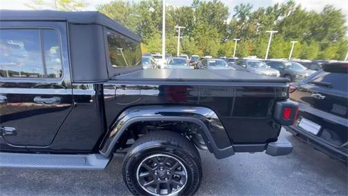 2022 Jeep Gladiator Overland