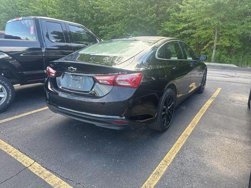 Mosaic Black Metallic 2023 Chevrolet Malibu FWD 1LT