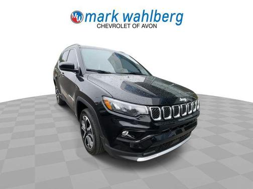 Diamond Black Crystal Pearlcoat 2024 Jeep Compass Limited