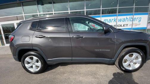 Granite Crystal Metallic Clearcoat 2019 Jeep Compass Latitude