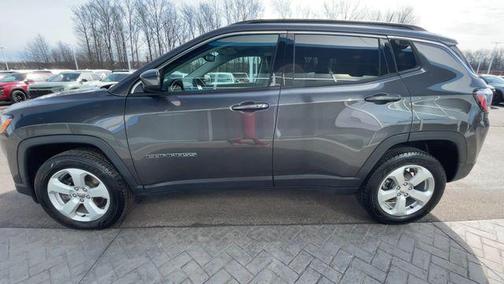 Granite Crystal Metallic Clearcoat 2019 Jeep Compass Latitude