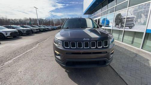 Granite Crystal Metallic Clearcoat 2019 Jeep Compass Latitude