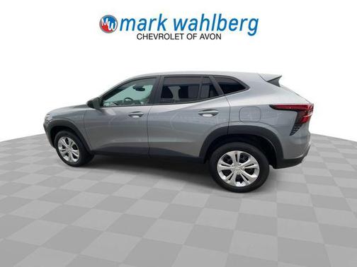 Sterling Gray Metallic 2024 Chevrolet Trax LS