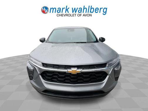 Sterling Gray Metallic 2024 Chevrolet Trax LS