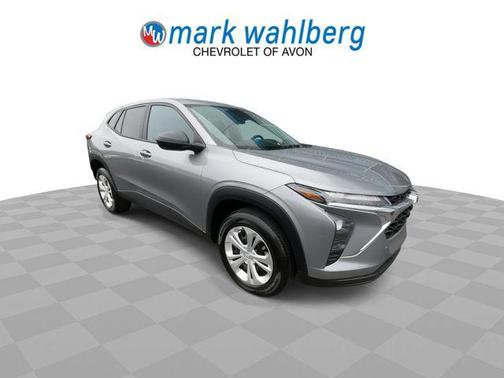 Sterling Gray Metallic 2024 Chevrolet Trax LS
