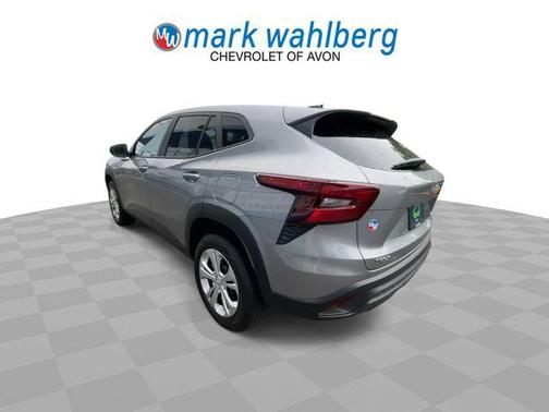 Sterling Gray Metallic 2024 Chevrolet Trax LS