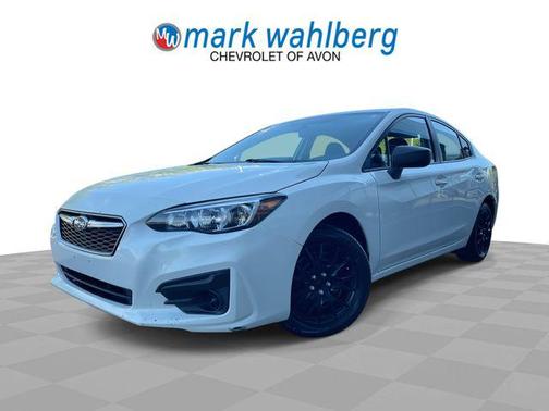 Crystal White Pearl 2019 Subaru Impreza 2.0i