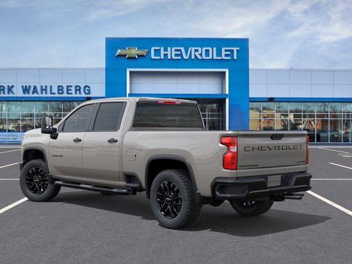 White Sands 2026 Chevrolet Silverado 2500 Custom