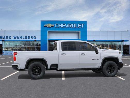 Summit White 2026 Chevrolet Silverado 2500 Crew Cab, Standard Bed, XR2, 4WD