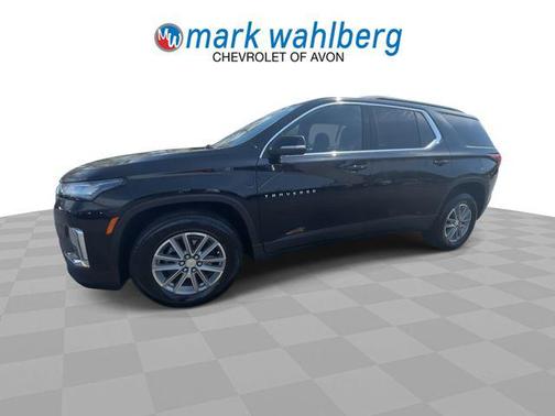 Mosaic Black Metallic 2023 Chevrolet Traverse LT Cloth