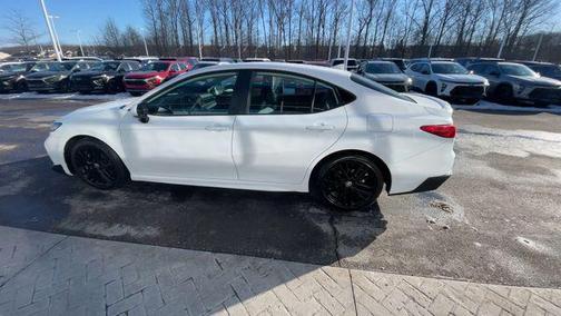 2025 Toyota Camry SE