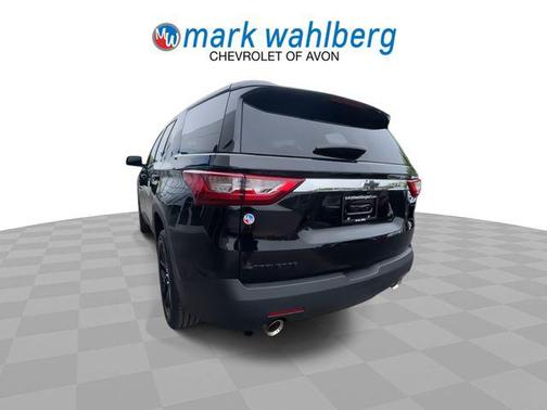Mosaic Black Metallic 2020 Chevrolet Traverse LS