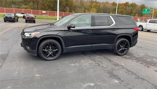 Mosaic Black Metallic 2020 Chevrolet Traverse LS
