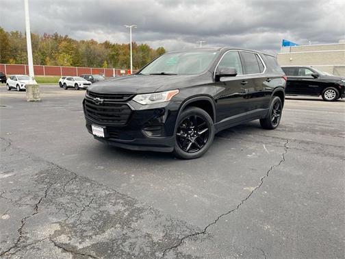 Mosaic Black Metallic 2020 Chevrolet Traverse LS