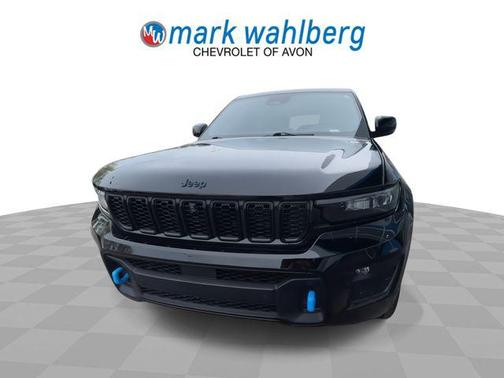 Diamond Black Crystal Pearlcoat 2025 Jeep Grand Cherokee 4xe Anniversary Edition