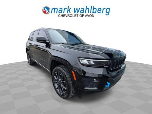 Diamond Black Crystal Pearlcoat 2025 Jeep Grand Cherokee 4xe Anniversary Edition