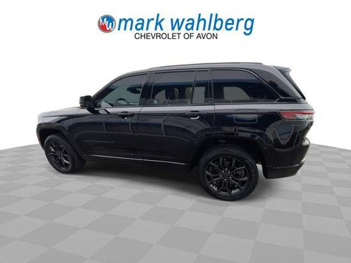 Diamond Black Crystal Pearlcoat 2025 Jeep Grand Cherokee 4xe Anniversary Edition