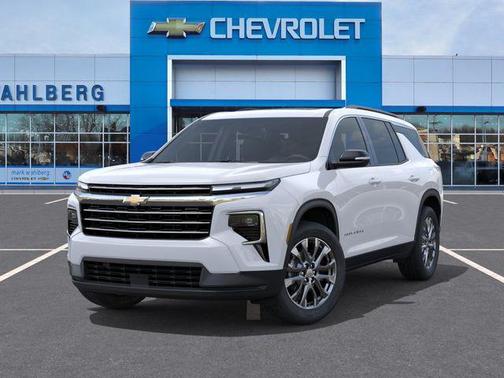 Polar White Tricoat 2026 Chevrolet Traverse LT