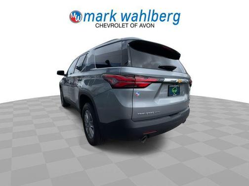 Sterling Gray Metallic 2023 Chevrolet Traverse LT Cloth