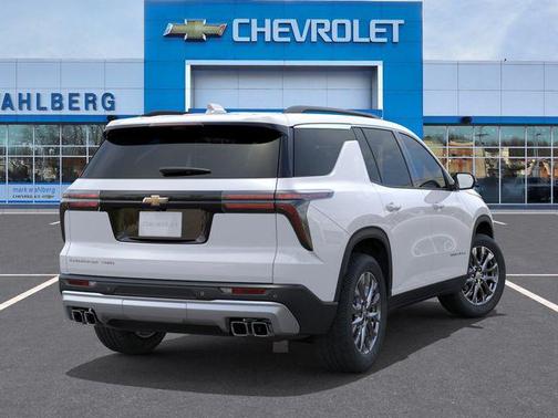 Summit White 2026 Chevrolet Traverse LT