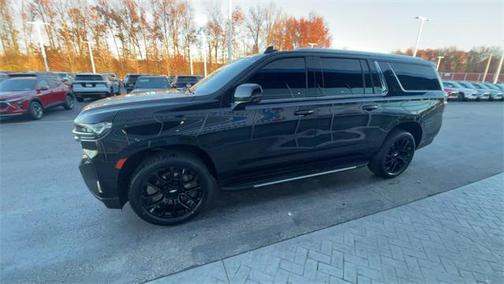 2023 Chevrolet Suburban LT