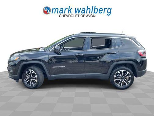 Diamond Black Crystal Pearlcoat 2023 Jeep Compass Limited