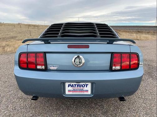 2006 Ford Mustang Base