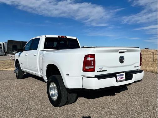 2023 RAM 3500 Laramie Crew Cab 4x4 8' Box
