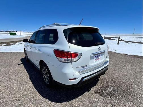 Moonlight White 2014 Nissan Pathfinder SL