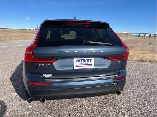 2020 Volvo XC60 T5 Momentum