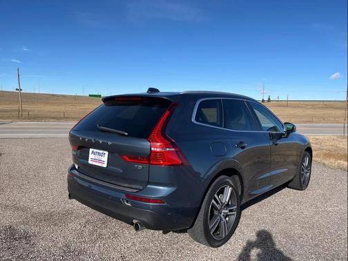 2020 Volvo XC60 T5 Momentum