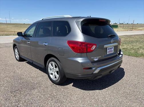 2017 Nissan Pathfinder SV