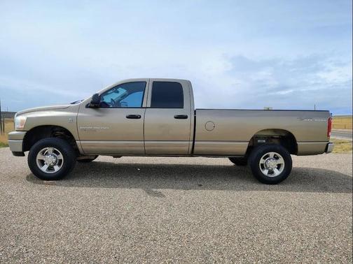 Gold 2006 Dodge Ram 2500 SLT Quad Cab