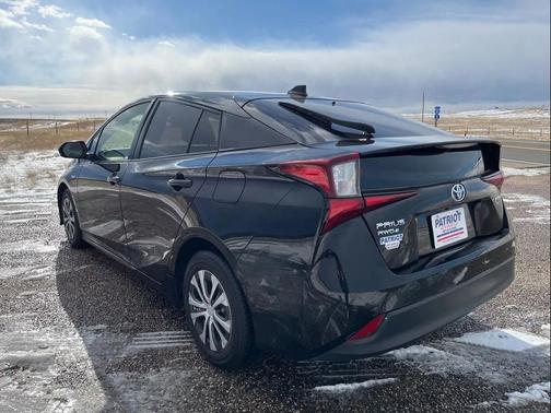 2022 Toyota Prius LE