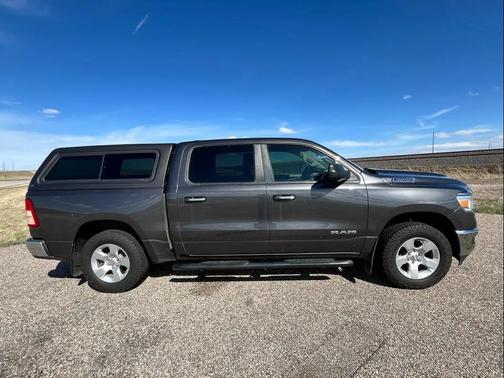 Granite Crystal Metallic Clearcoat 2019 RAM 1500 Big Horn
