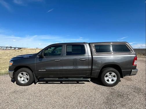 Granite Crystal Metallic Clearcoat 2019 RAM 1500 Big Horn