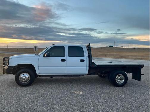 2005 Chevrolet Silverado 3500 LS Crew Cab