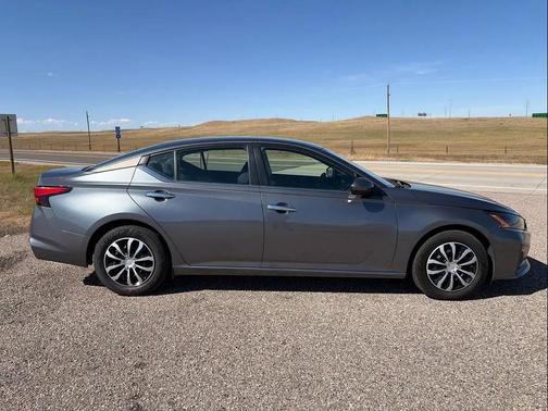 Gun Metallic 2023 Nissan Altima S FWD