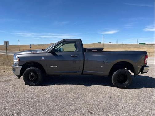 2020 RAM 3500 Tradesman Regular Cab 4x4 8' Box