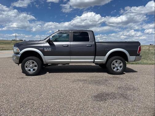 Granite Crystal Metallic Clearcoat 2014 RAM 2500 Laramie