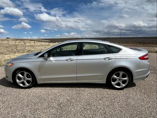 Ingot Silver Metallic 2014 Ford Fusion SE