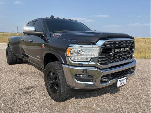 2020 RAM 3500 Limited Crew Cab 4x4 8' Box