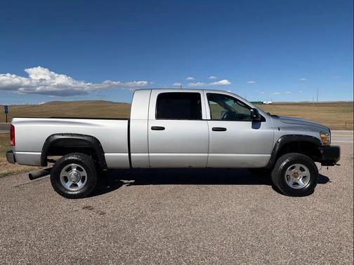 Bright Silver Metallic Clearcoat 2006 Dodge Ram 2500 SLT Mega Cab