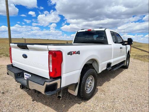 Oxford White 2023 Ford F-250 XL