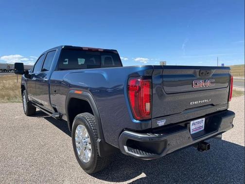 Pacific Blue Metallic 2022 GMC Sierra 3500 Denali